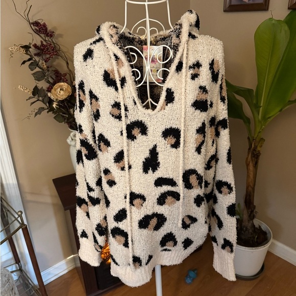 Sweaters - “New In” Leopard Print Hooded Soft Sweater